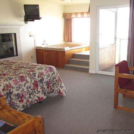 Cozy Cove Beachfront Resort Inn Lincoln City Pokoj fotografie